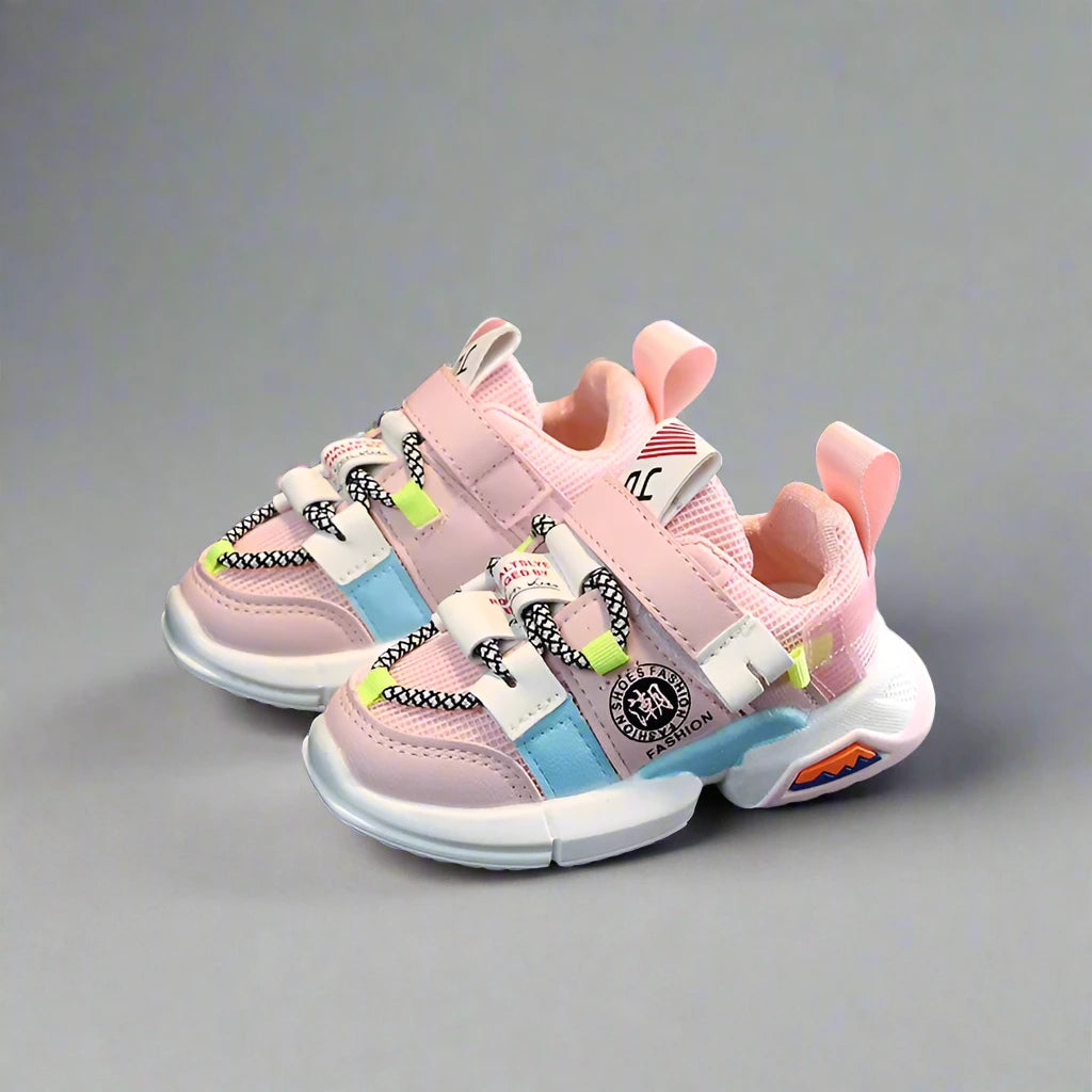 Soft & comfy sporty design sneaker for childrens