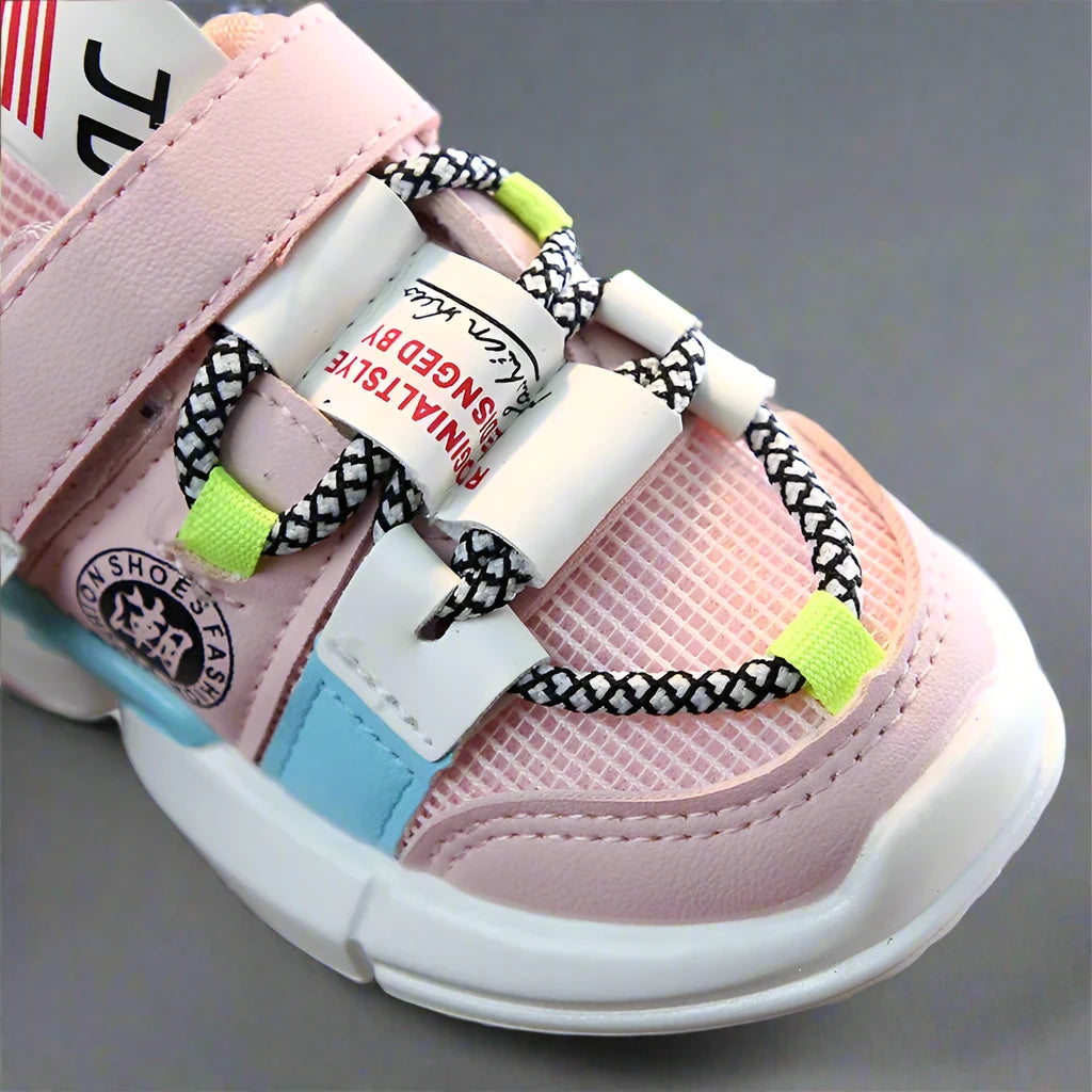 Soft & comfy sporty design sneaker for childrens