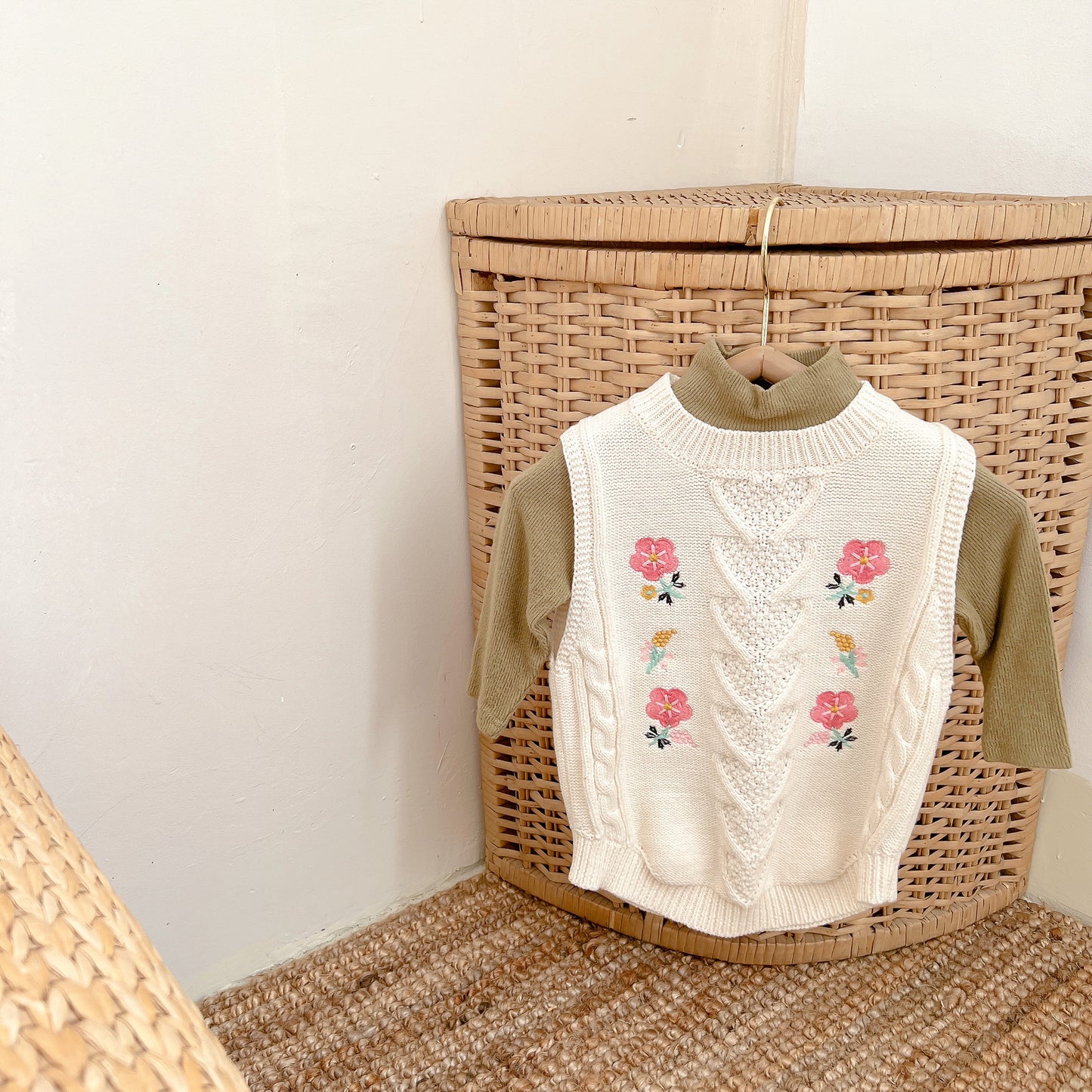 Cotton embroidered cardigan for infant